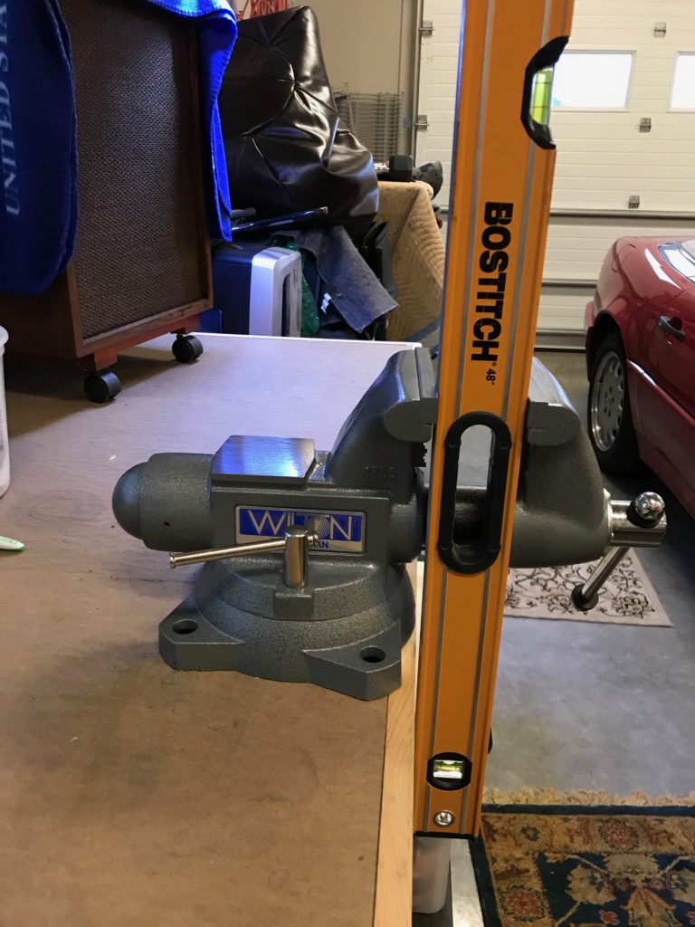 Bench vise